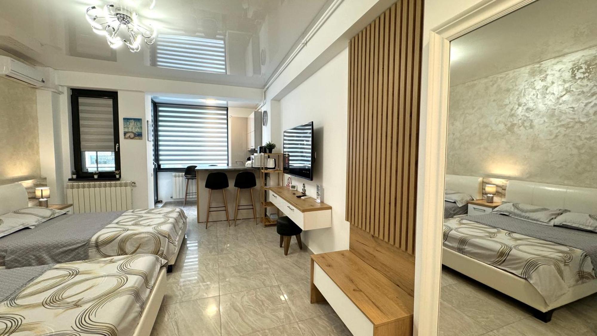 Seaview Deluxe Double Studio - Beachfront Resort Năvodari Extérieur photo